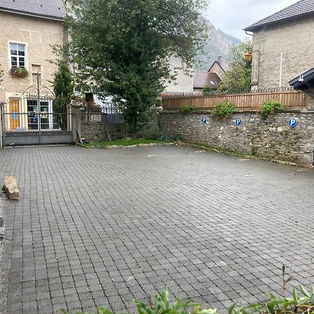 A Deux Pas Du Rheby Hotel Villebois Exterior foto
