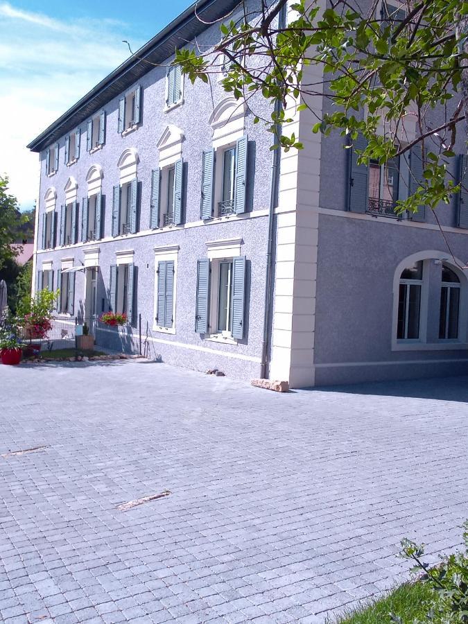 A Deux Pas Du Rheby Hotel Villebois Exterior foto