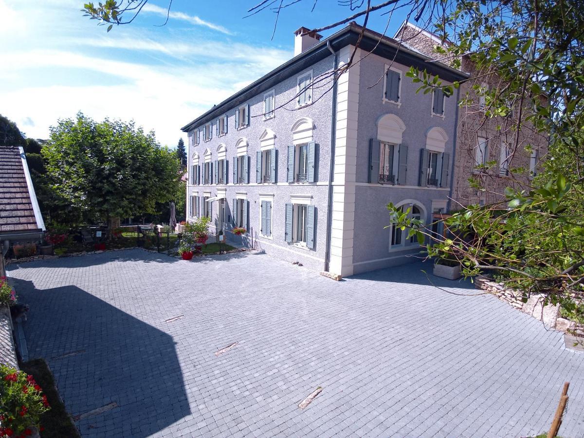A Deux Pas Du Rheby Hotel Villebois Exterior foto