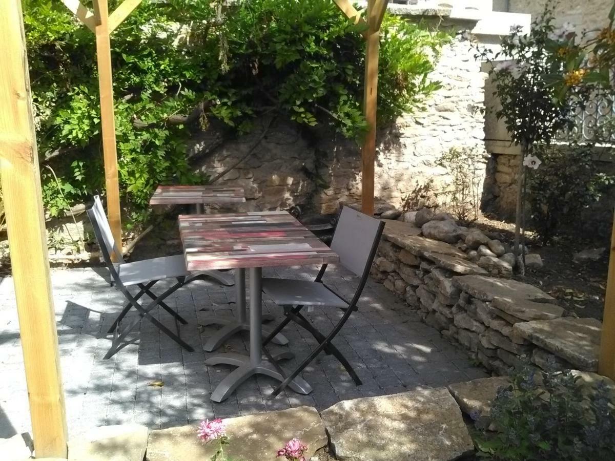 A Deux Pas Du Rheby Hotel Villebois Exterior foto